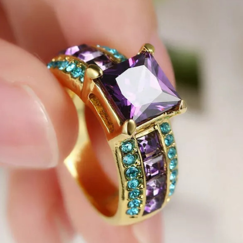 3/$15 Women’s Gold Purple Amethyst Ring Size 8